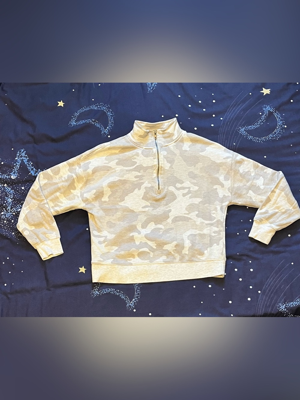 Women’s XS Hippie Rose Half zip Cream Camo crop sweater